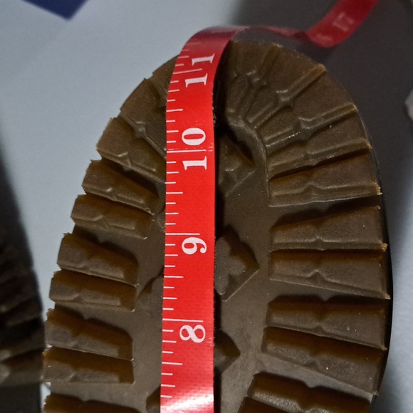 Doc Martins 6( 11" from toe to heal) I bought for size 6.5  to big. - Picture 6 of 8